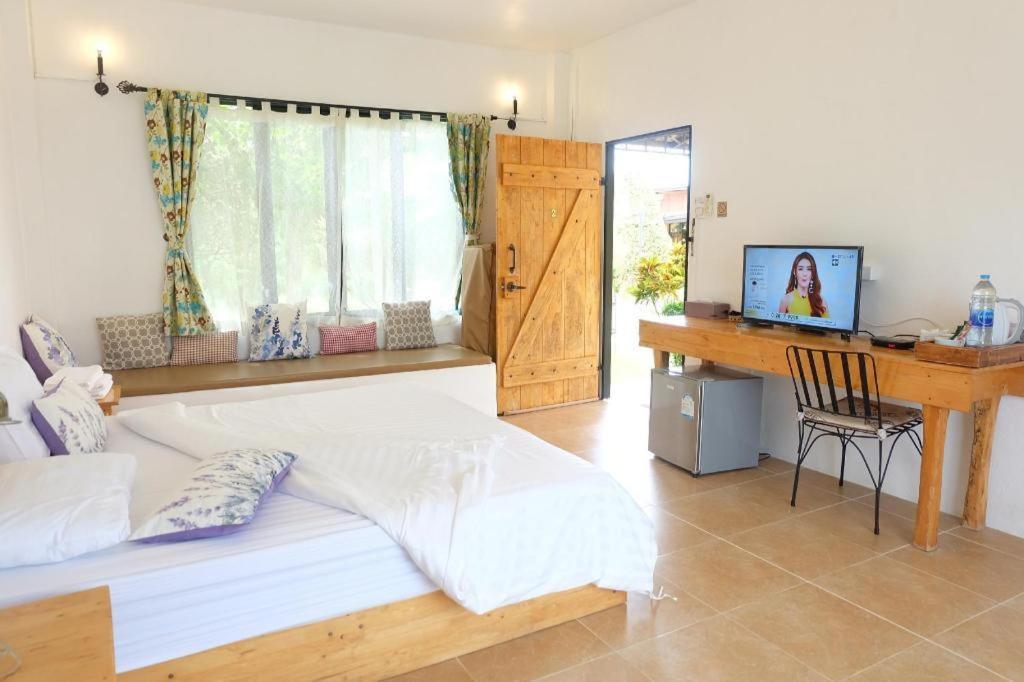Villa Tuscany Country Resort Суан Фунг Екстериор снимка