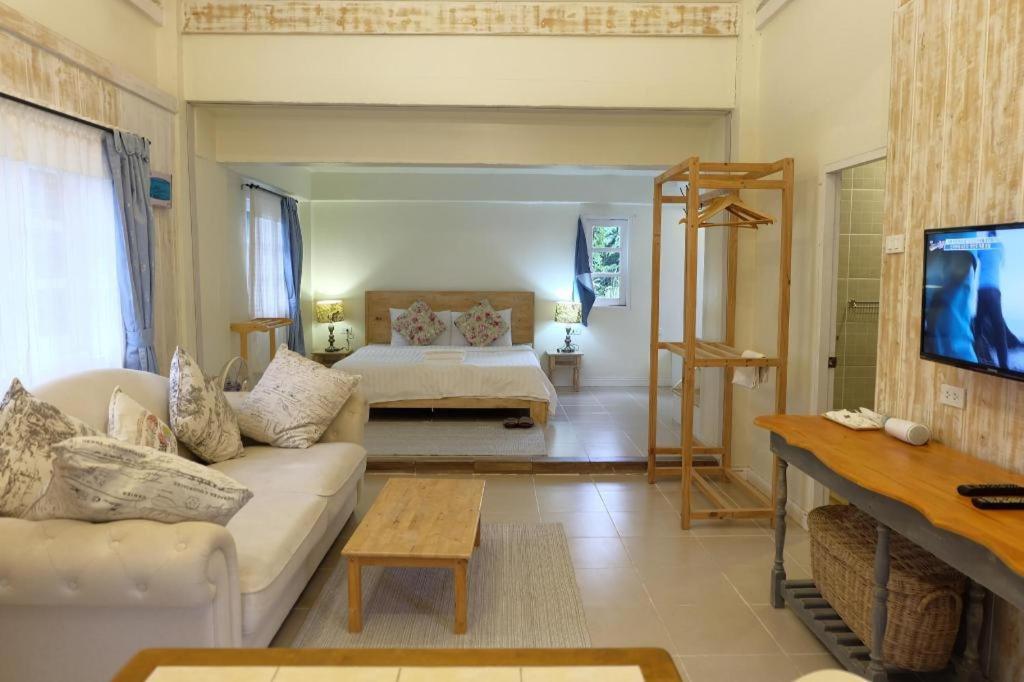 Villa Tuscany Country Resort Суан Фунг Екстериор снимка