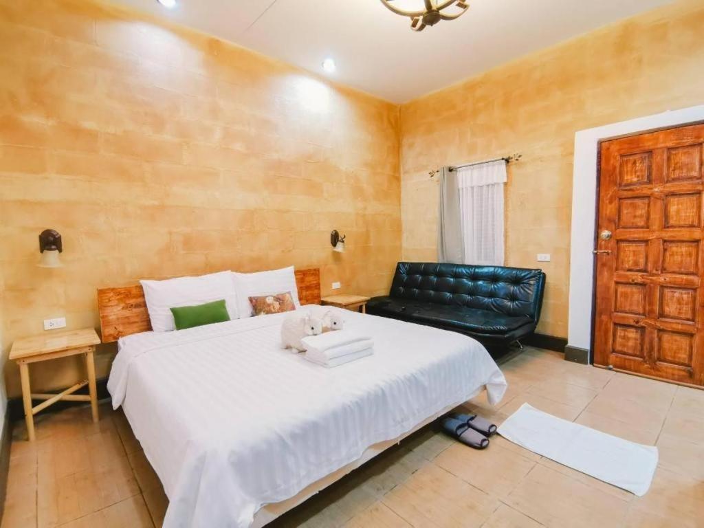 Villa Tuscany Country Resort Суан Фунг Екстериор снимка